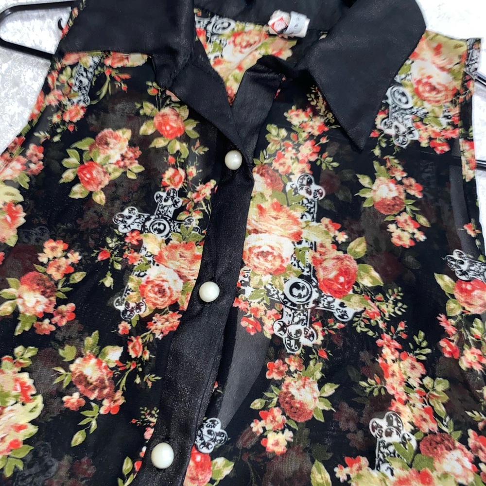 4/$20 Open back sheer collared tank button up - Picture 2 of 7